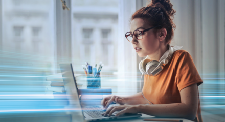Schulstart nach der Sommerpause: Richtig ausgestattet auch zu Hause lernen Schulstart nach der Sommerpause: Richtig ausgestattet auch zu Hause lernen
